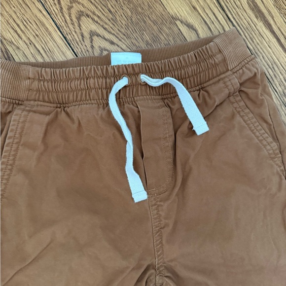 Hanna Andersson Brown boys pants with Plaid Cuffs - Picture 2 of 6